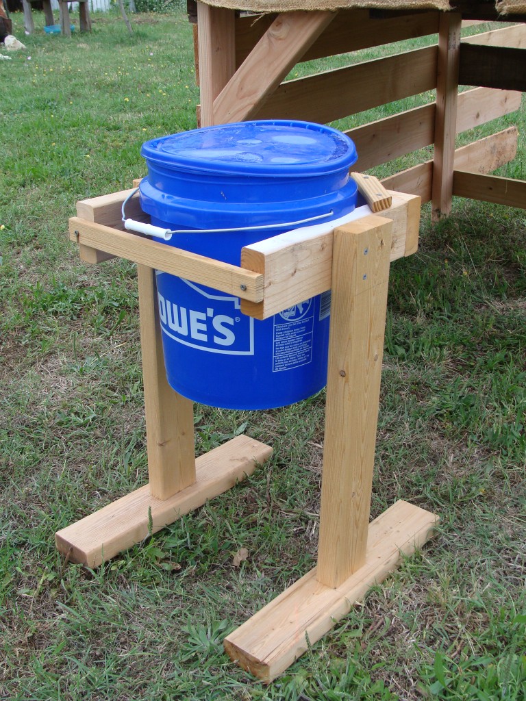 Easy to move free range water feeder